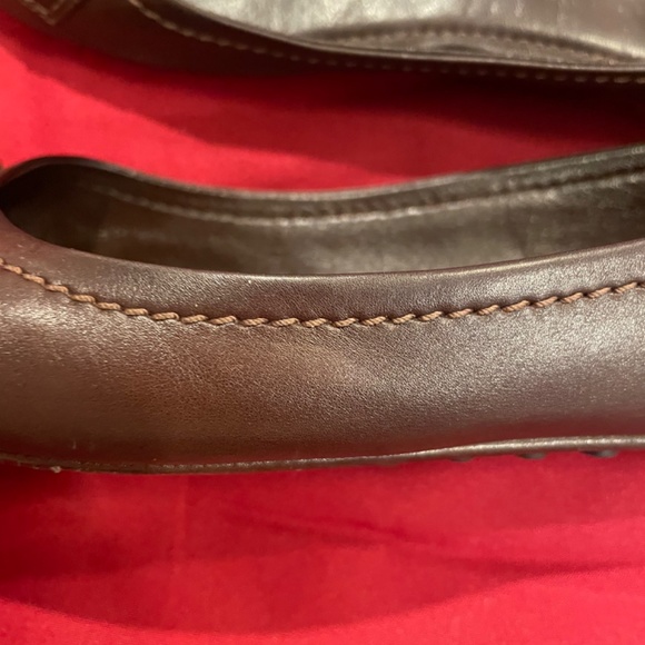 LOUIS VUITTON BROWN FLATS - Picture 6 of 9